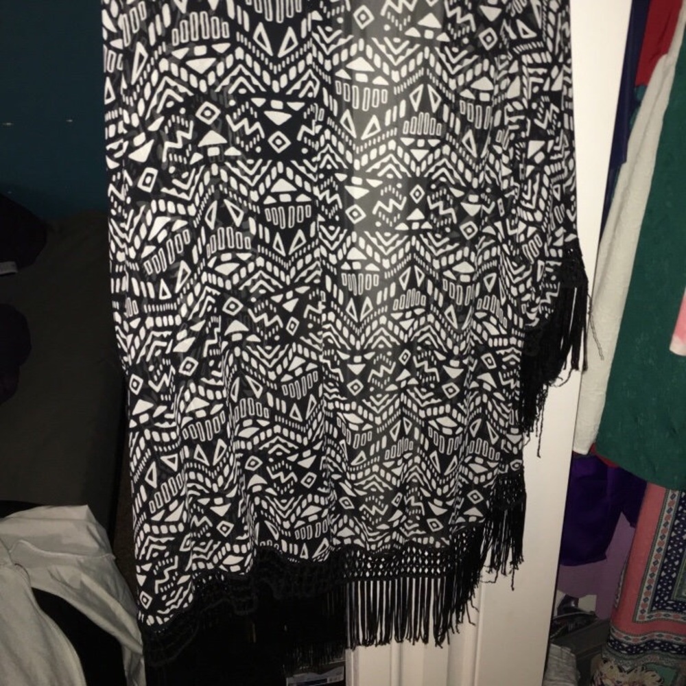 Women’s Plus Black & White Fringe Kimono